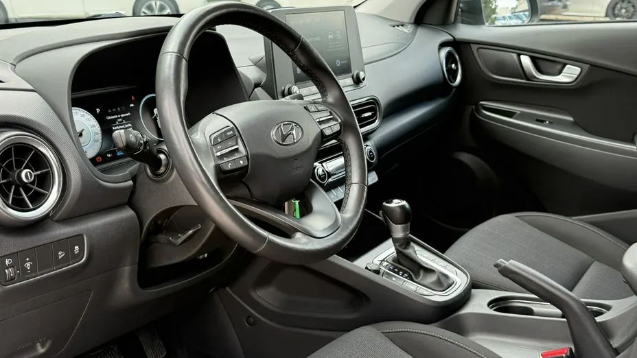 HYUNDAI Kona -