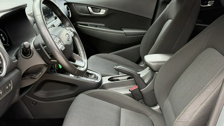 HYUNDAI Kona -