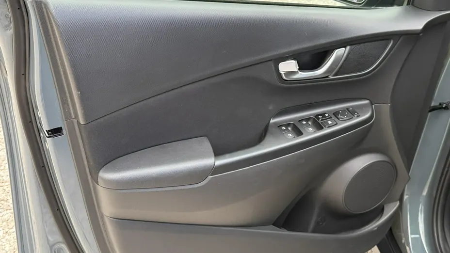 HYUNDAI Kona -