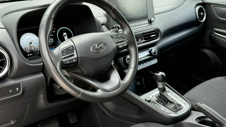 HYUNDAI Kona -
