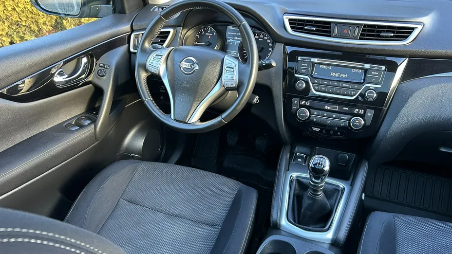 NISSAN Qashqai -