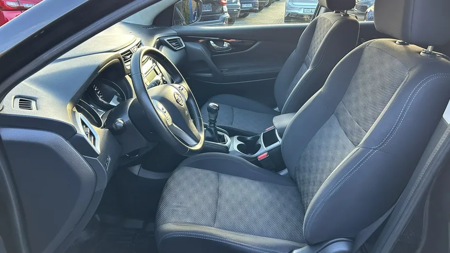 NISSAN Qashqai -