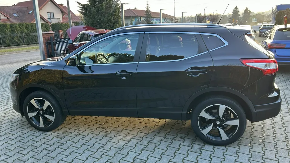 NISSAN Qashqai -