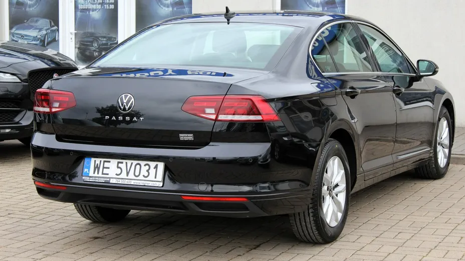 VOLKSWAGEN Passat -