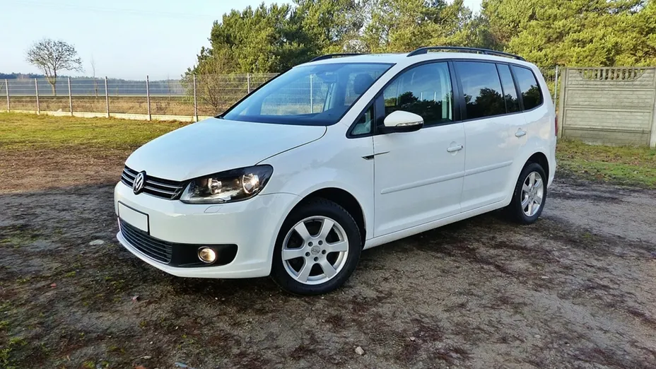 VOLKSWAGEN Touran -