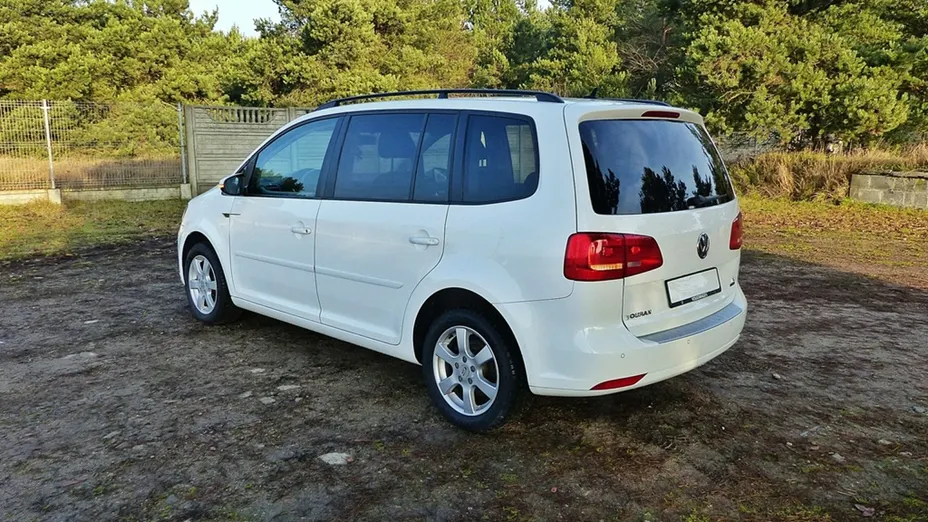 VOLKSWAGEN Touran -