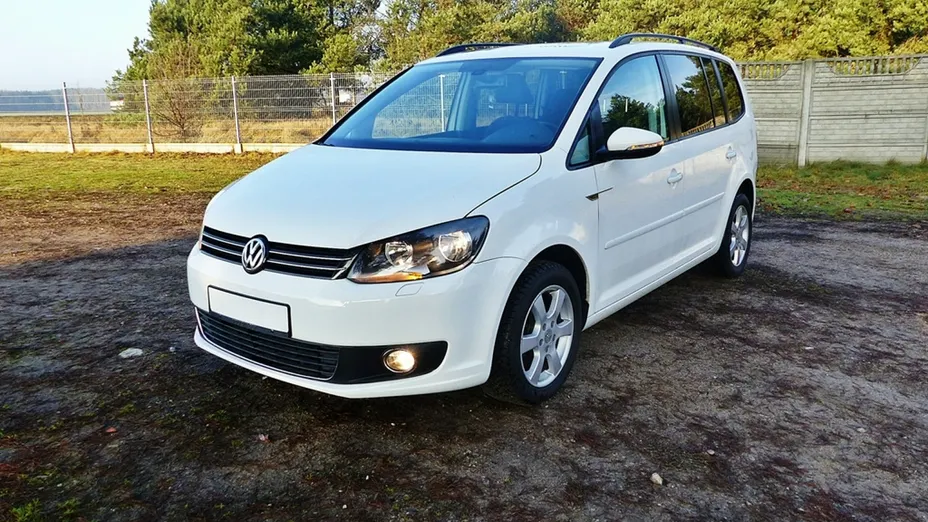 VOLKSWAGEN Touran -