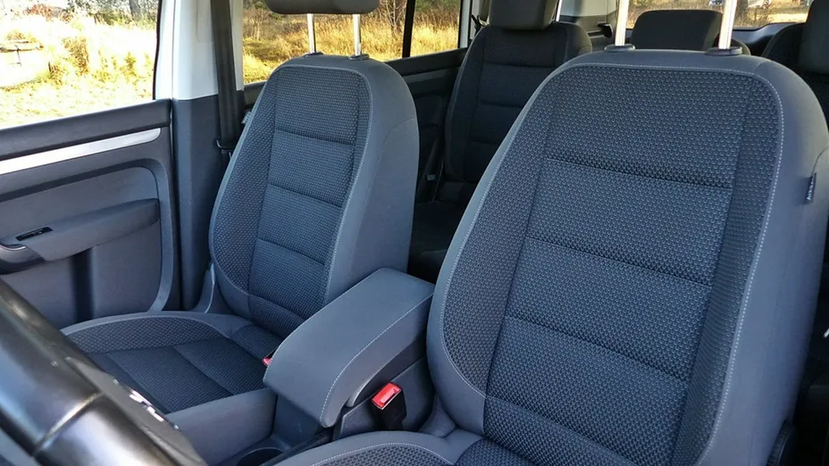 VOLKSWAGEN Touran -