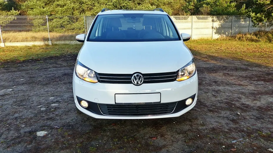 VOLKSWAGEN Touran -