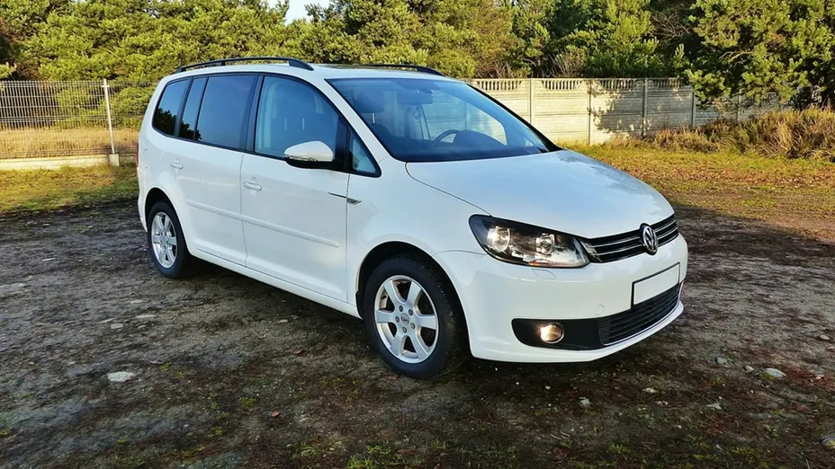 VOLKSWAGEN Touran -