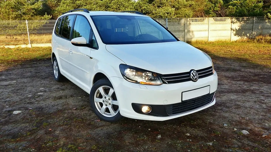 VOLKSWAGEN Touran -