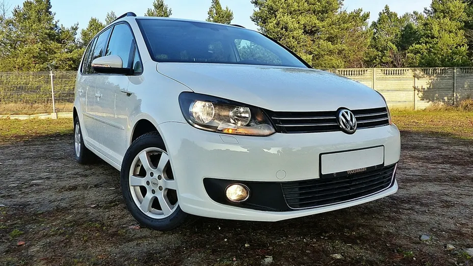 VOLKSWAGEN Touran -