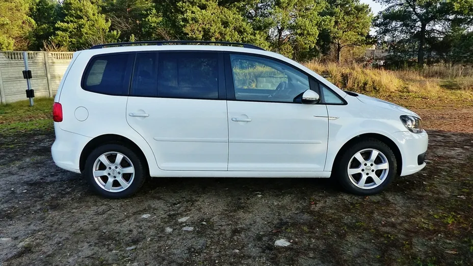 VOLKSWAGEN Touran -
