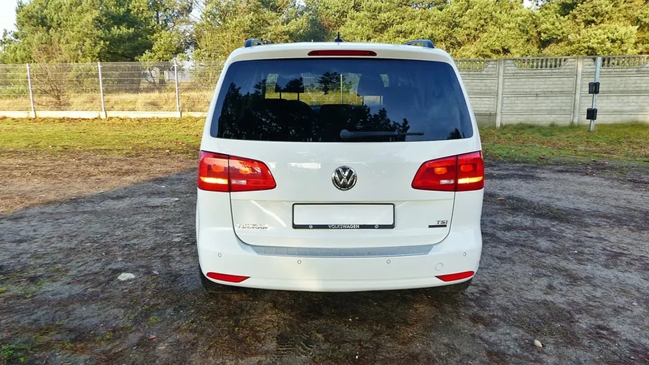 VOLKSWAGEN Touran -