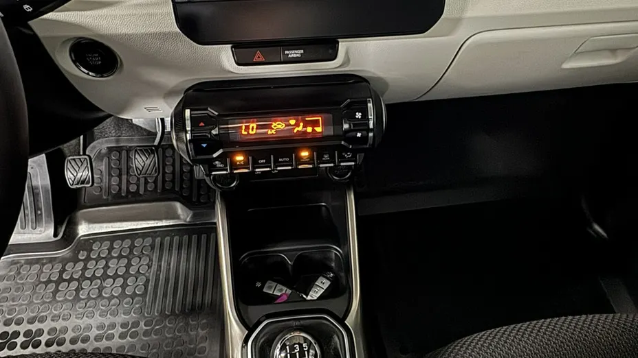 SUZUKI Ignis -