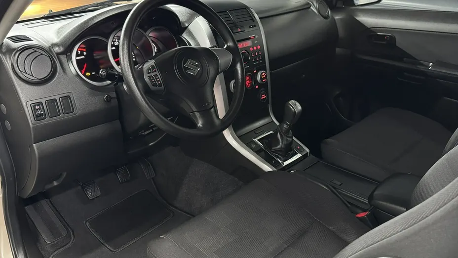 SUZUKI Grand Vitara -