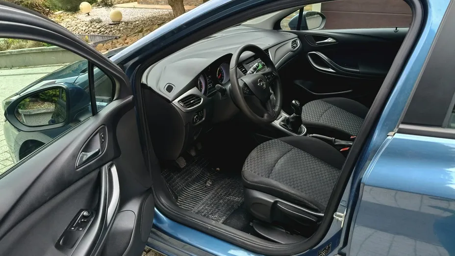 OPEL Astra -