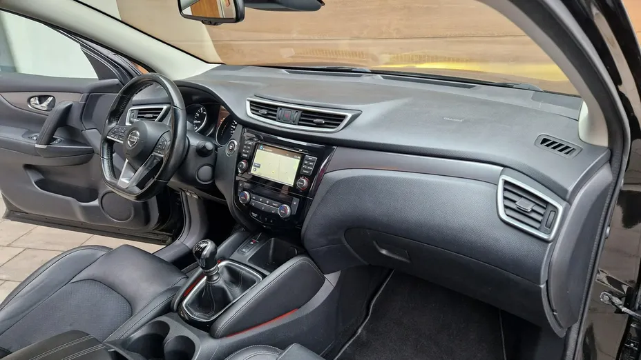 NISSAN Qashqai -