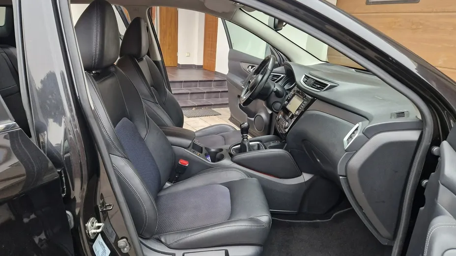 NISSAN Qashqai -