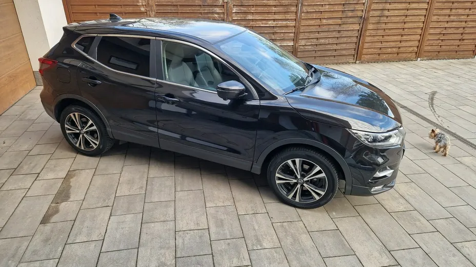 NISSAN Qashqai -