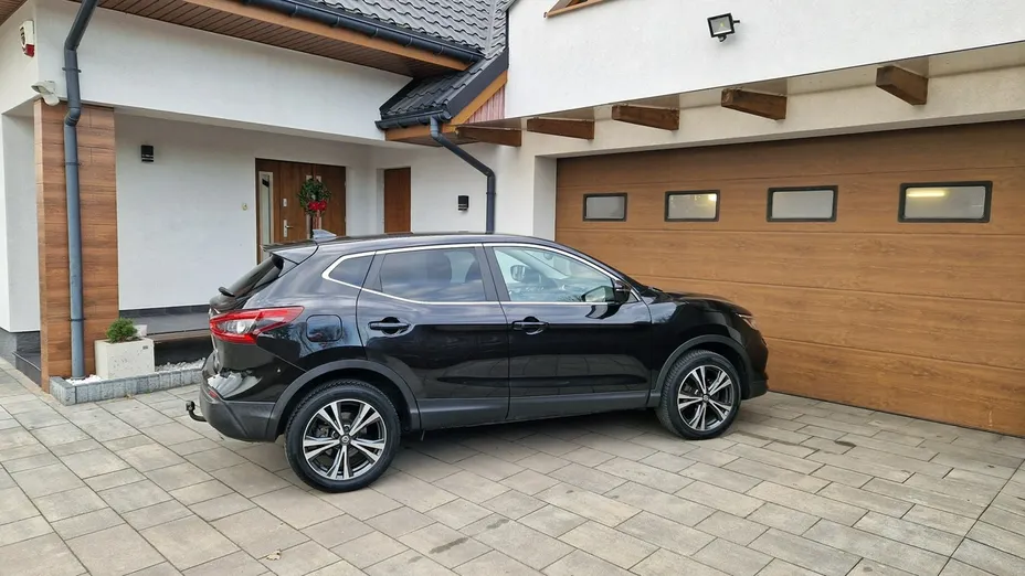 NISSAN Qashqai -
