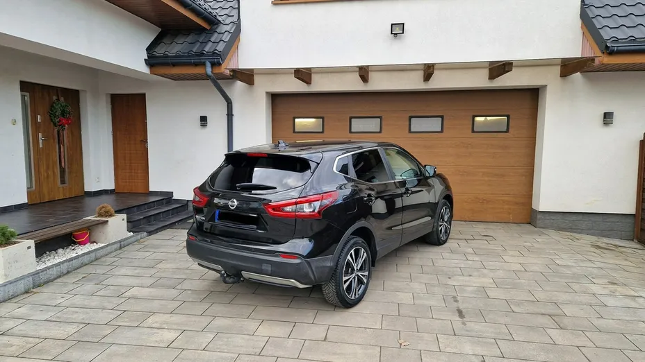 NISSAN Qashqai -