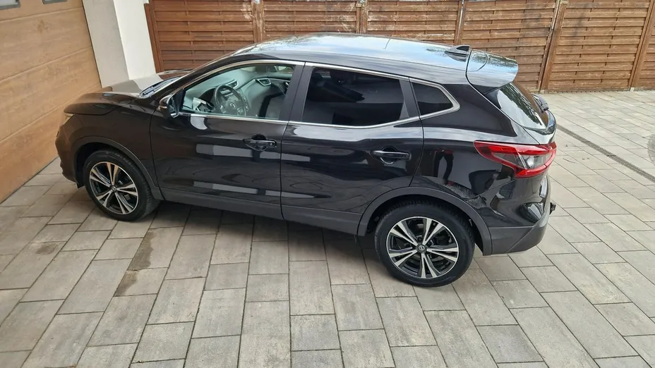 NISSAN Qashqai -