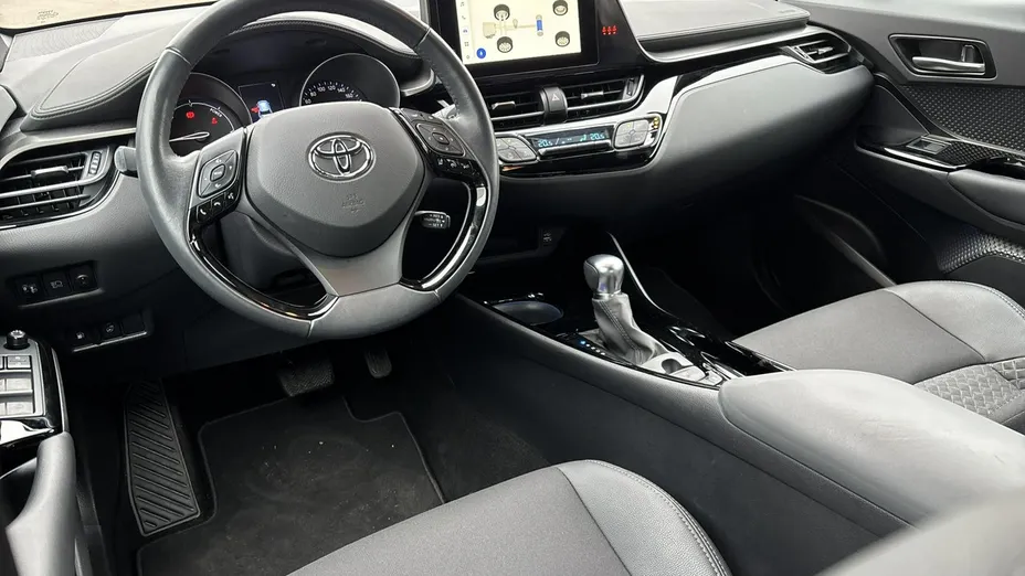 TOYOTA C-HR -