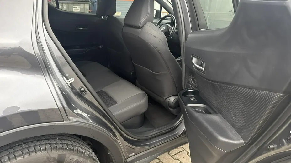 TOYOTA C-HR -