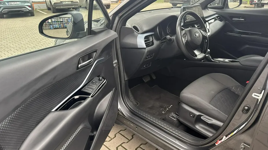 TOYOTA C-HR -