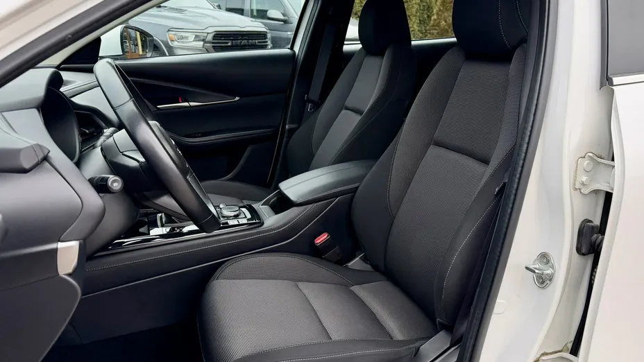 MAZDA CX-30 -