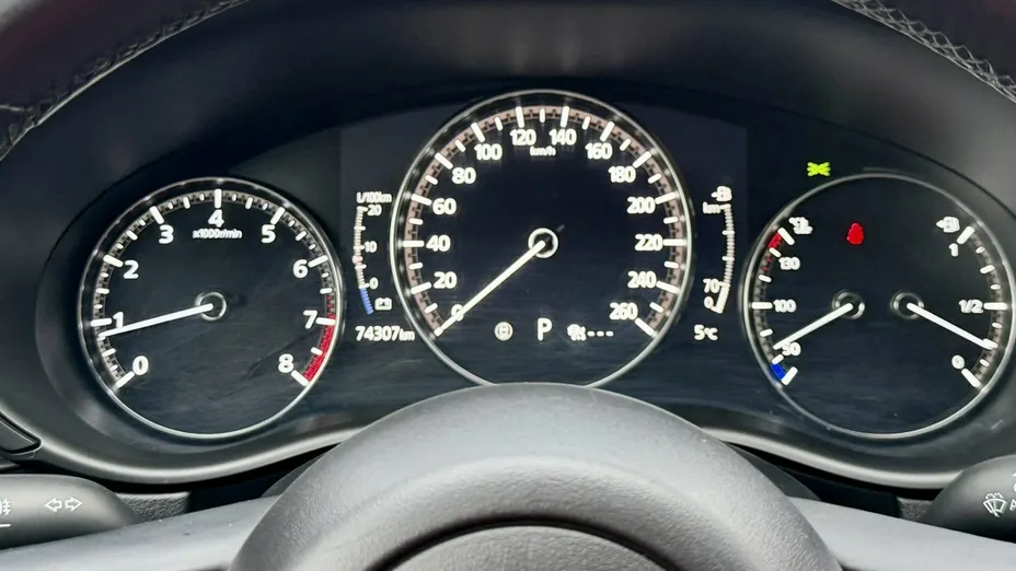 MAZDA CX-30 -