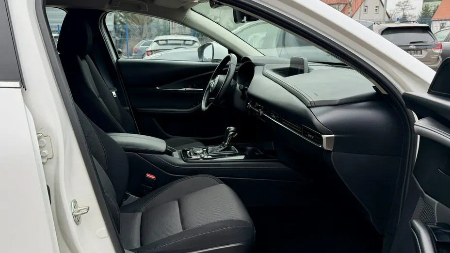 MAZDA CX-30 -
