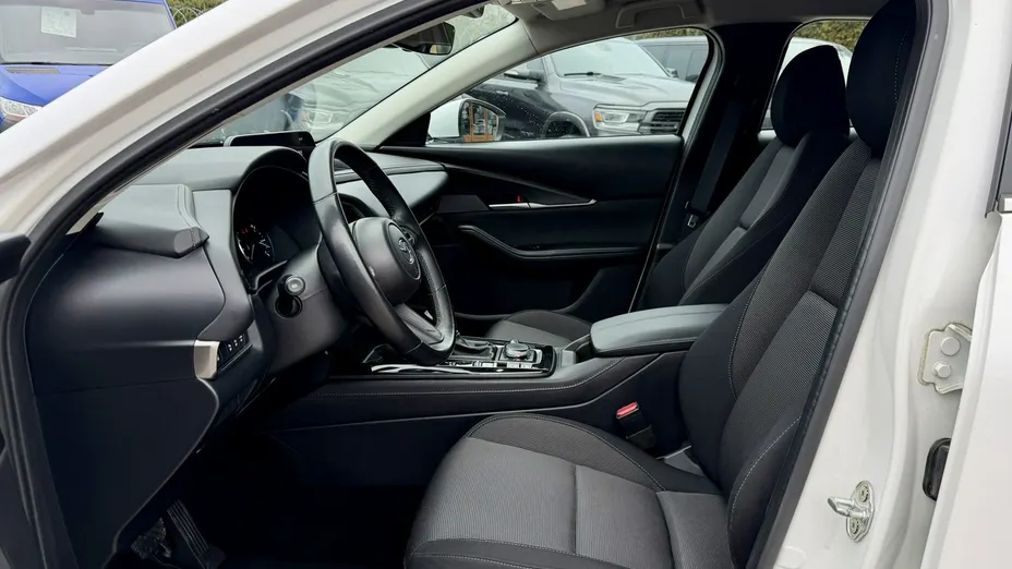 MAZDA CX-30 -