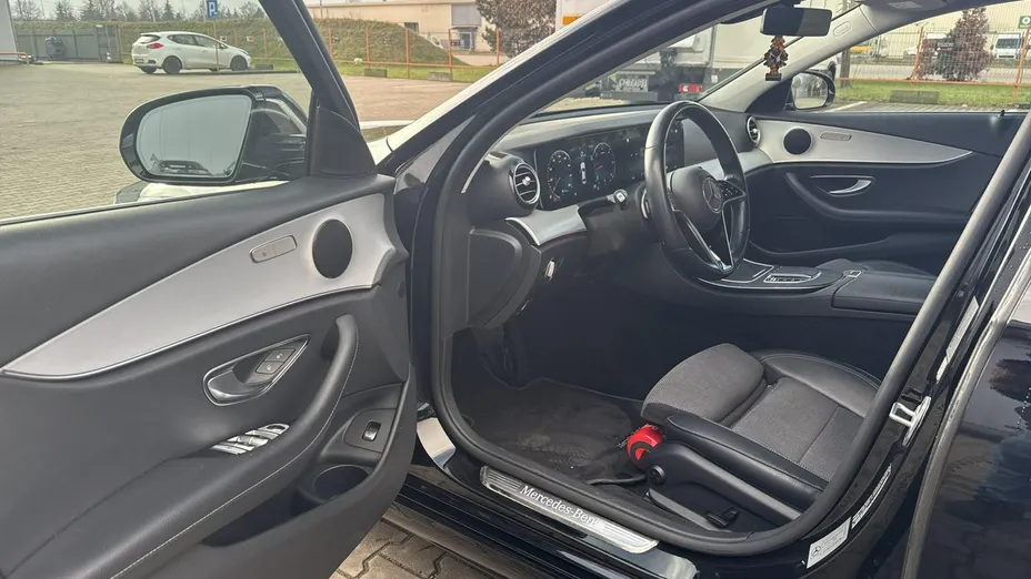 MERCEDES-BENZ E Klasa -