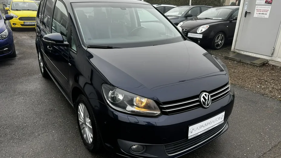 VOLKSWAGEN Touran -