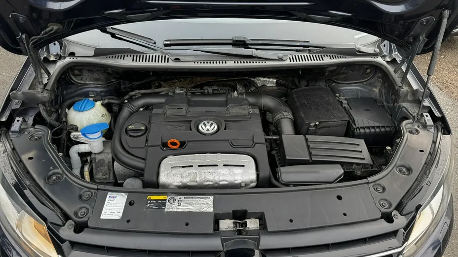 VOLKSWAGEN Touran -