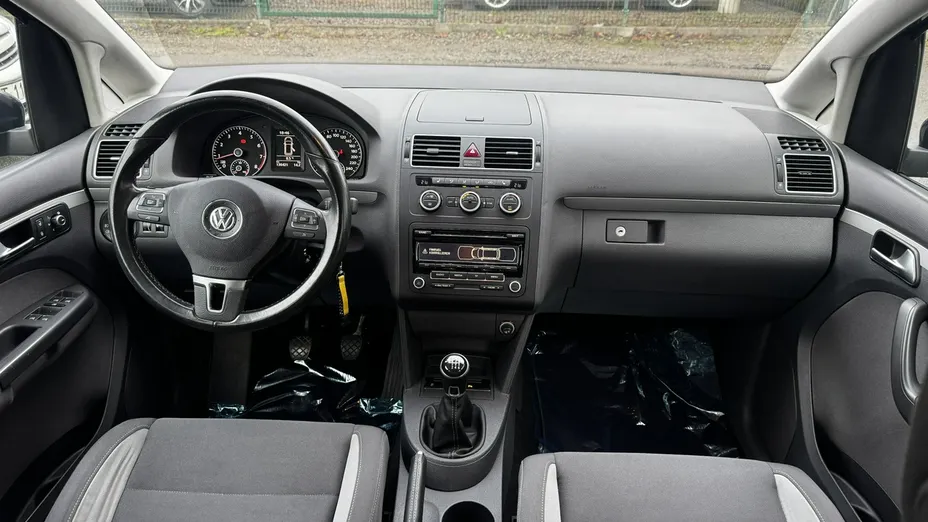 VOLKSWAGEN Touran -