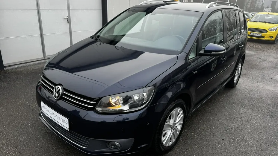 VOLKSWAGEN Touran -