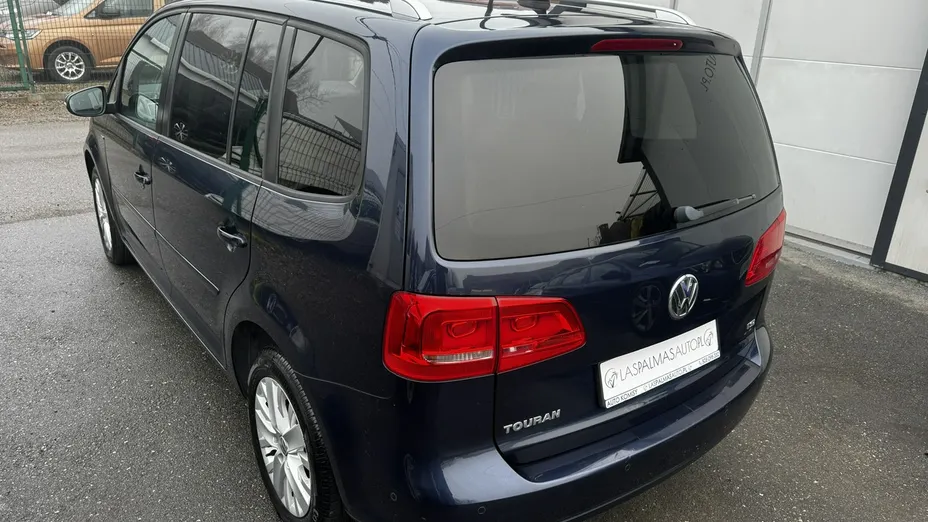 VOLKSWAGEN Touran -