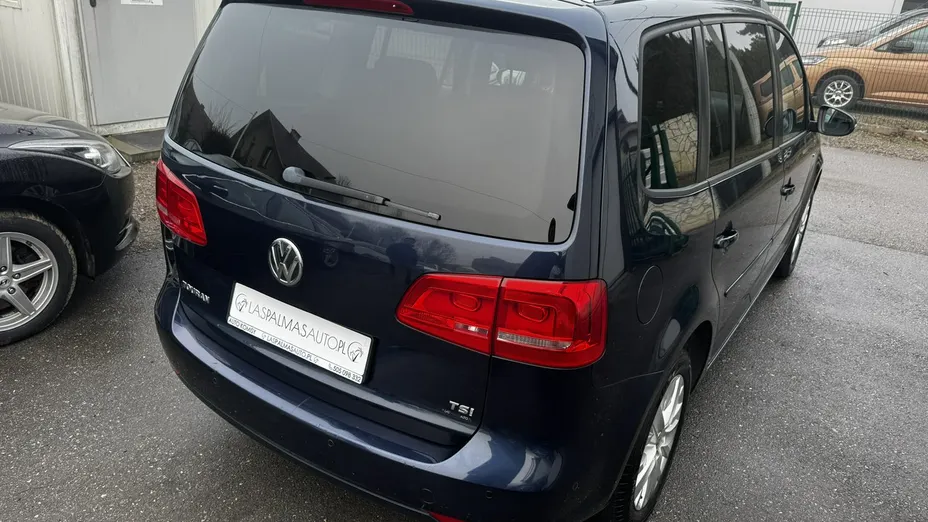 VOLKSWAGEN Touran -