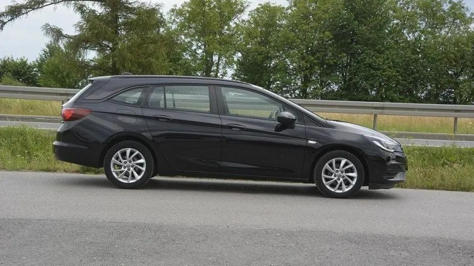 OPEL Astra -