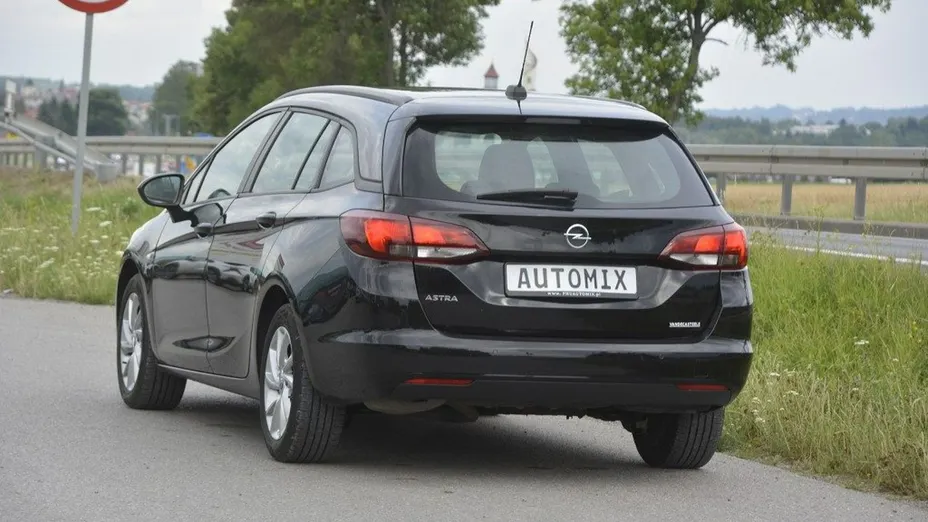OPEL Astra -