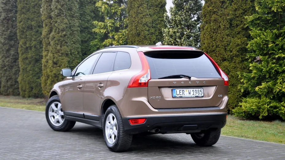 VOLVO XC60 -