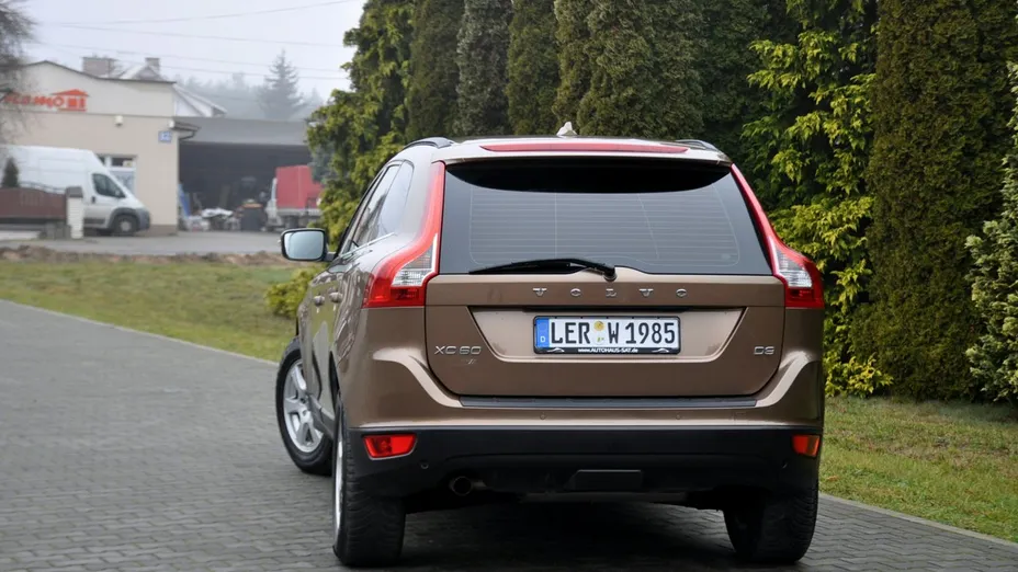 VOLVO XC60 -