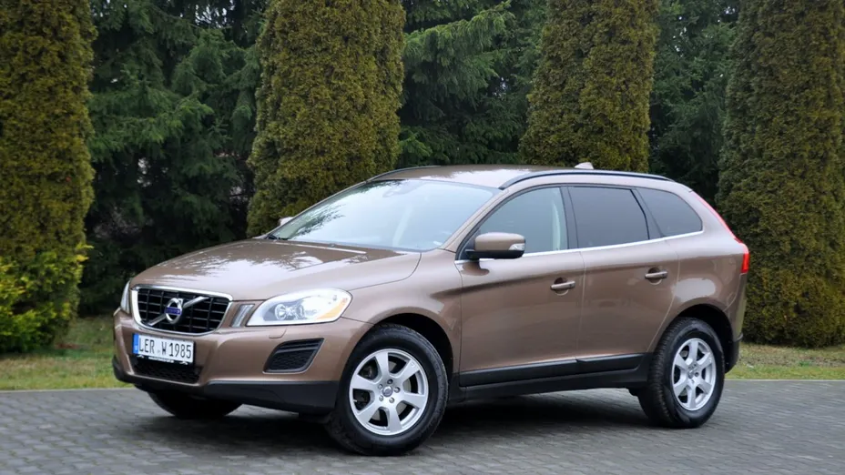 VOLVO XC60 -