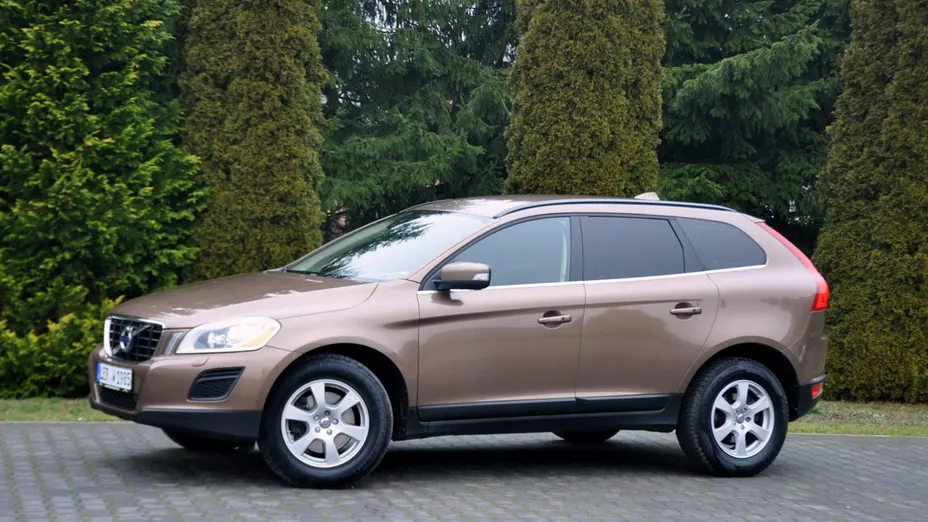 VOLVO XC60 -
