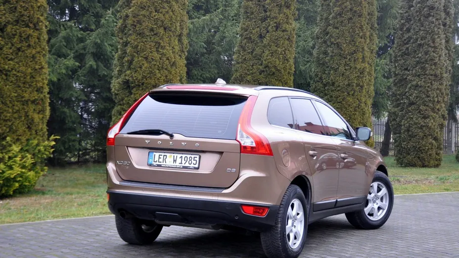 VOLVO XC60 -