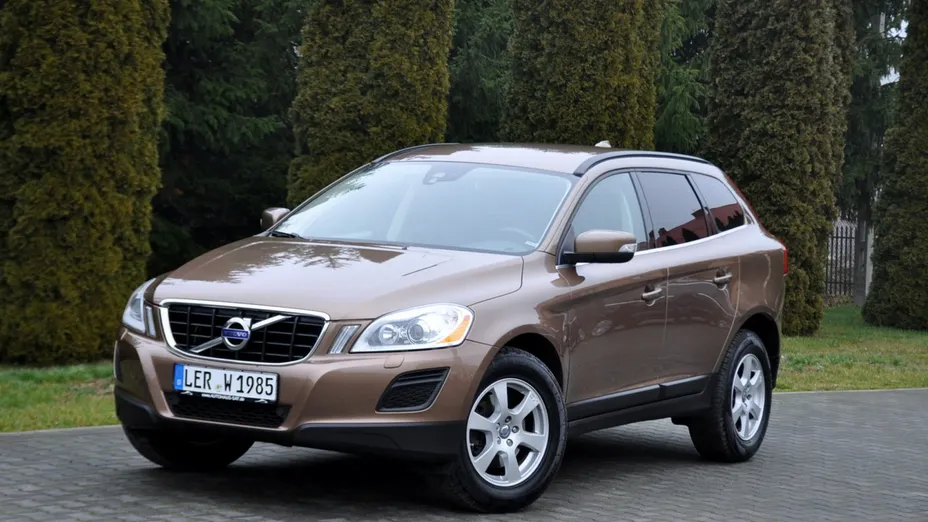 VOLVO XC60 -