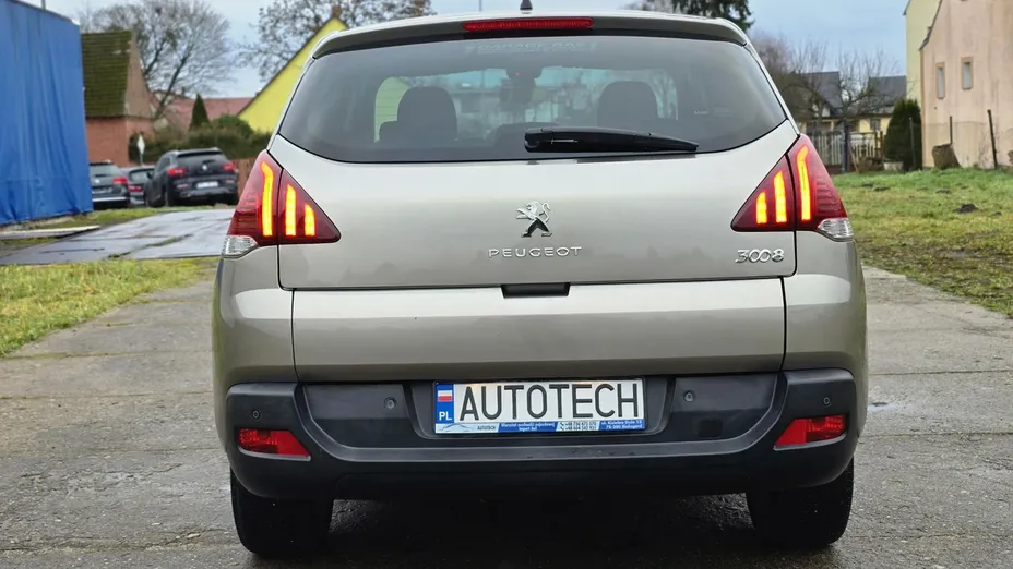 PEUGEOT 3008 -